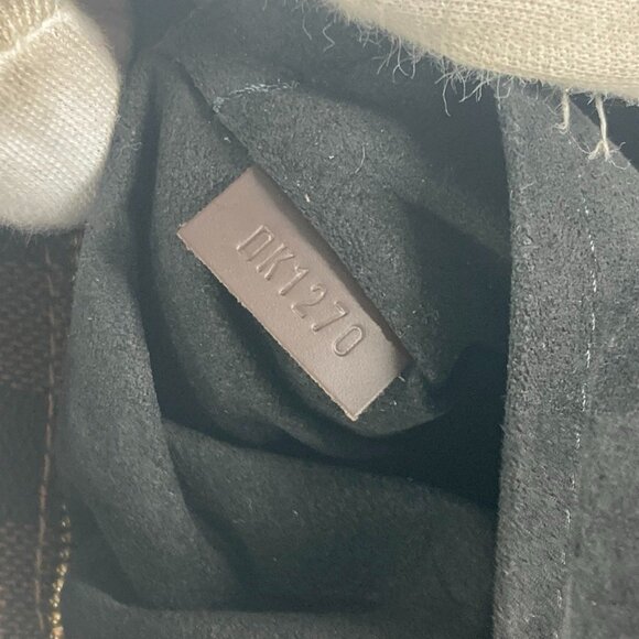 LOUIS VUITTON Black Damier Leather Shoulder Bag - Picture 15 of 16